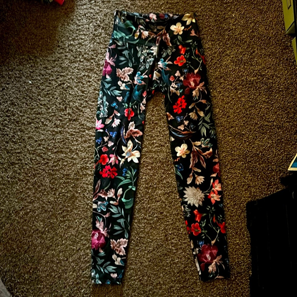 Old Navy Active Go-Dry Floral Leggings Size Small